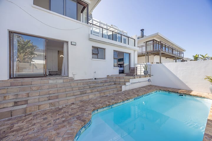 3 Bedroom Property for Sale in Beachfront Western Cape